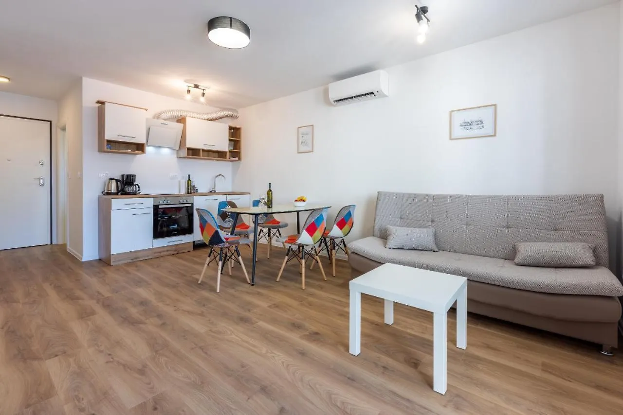 Luxury Apartments Lovorka 1 & 2**** Selce Kroatien