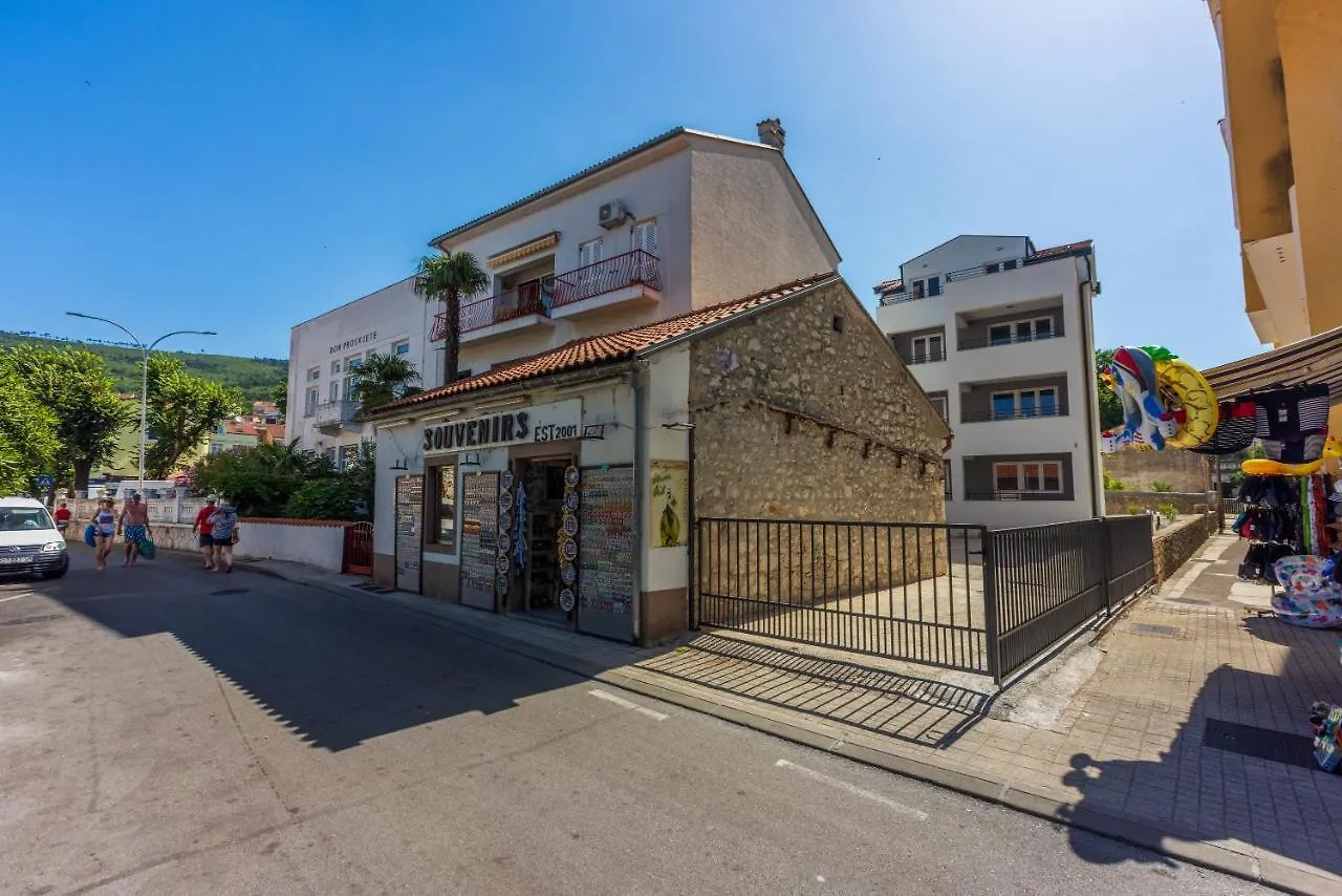 Luxury Apartments Lovorka 1 & 2**** Selce 0*,
