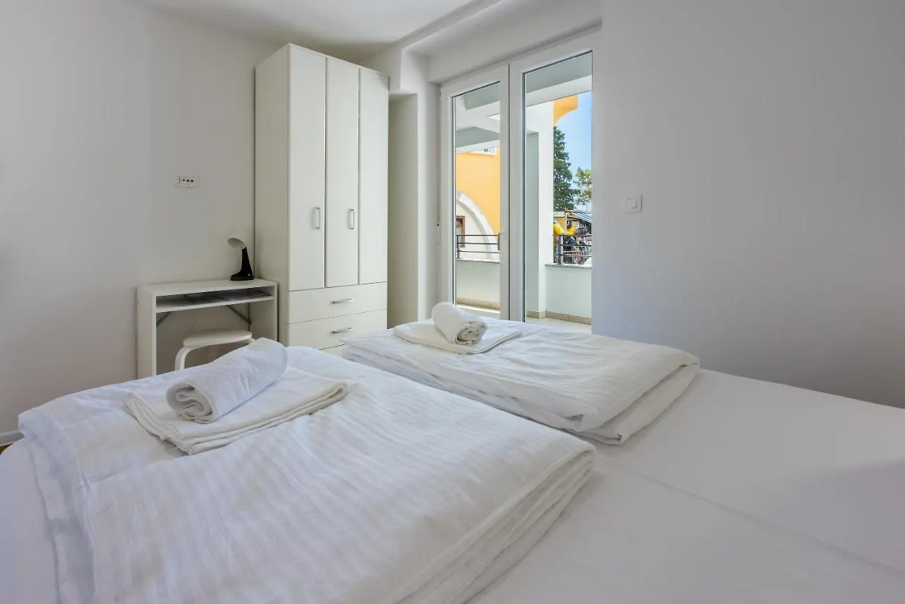 Luxury Apartments Lovorka 1 & 2**** Selce Croatia