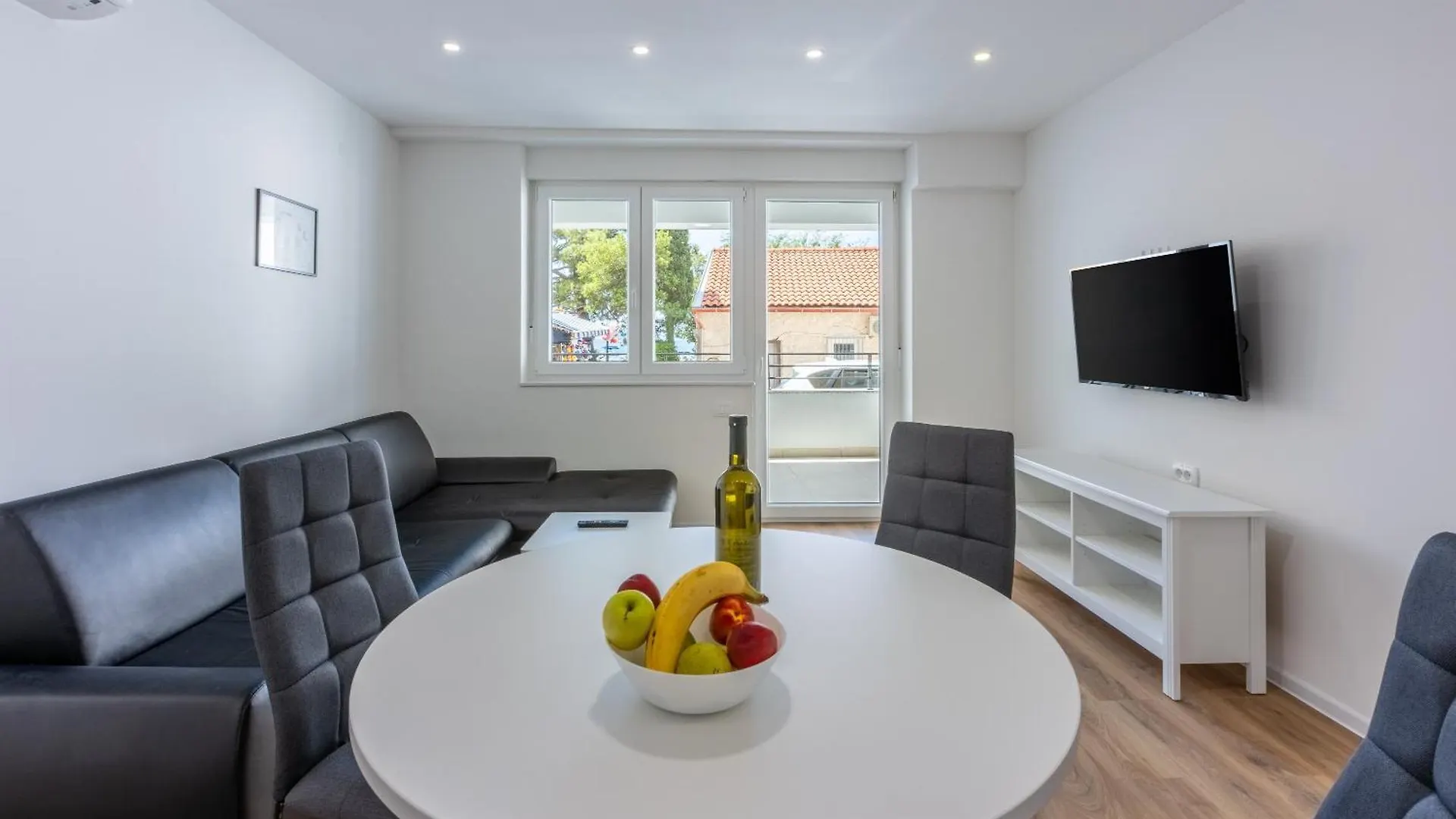 Luxury Apartments Lovorka 1 & 2**** Selce