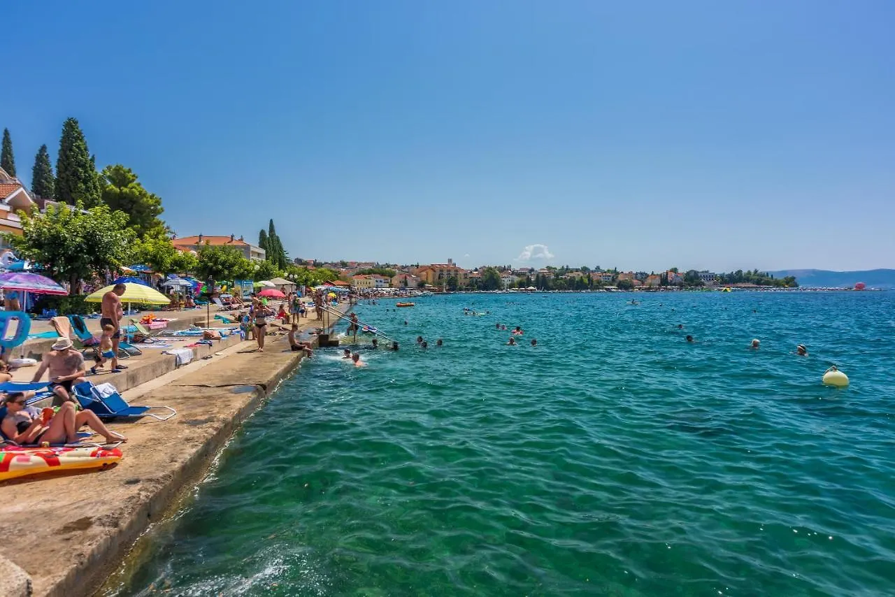 Luxury Apartments Lovorka 1 & 2**** Selce