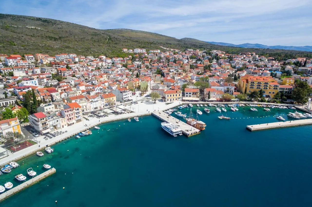 Luxury Apartments Lovorka 1 & 2**** Selce